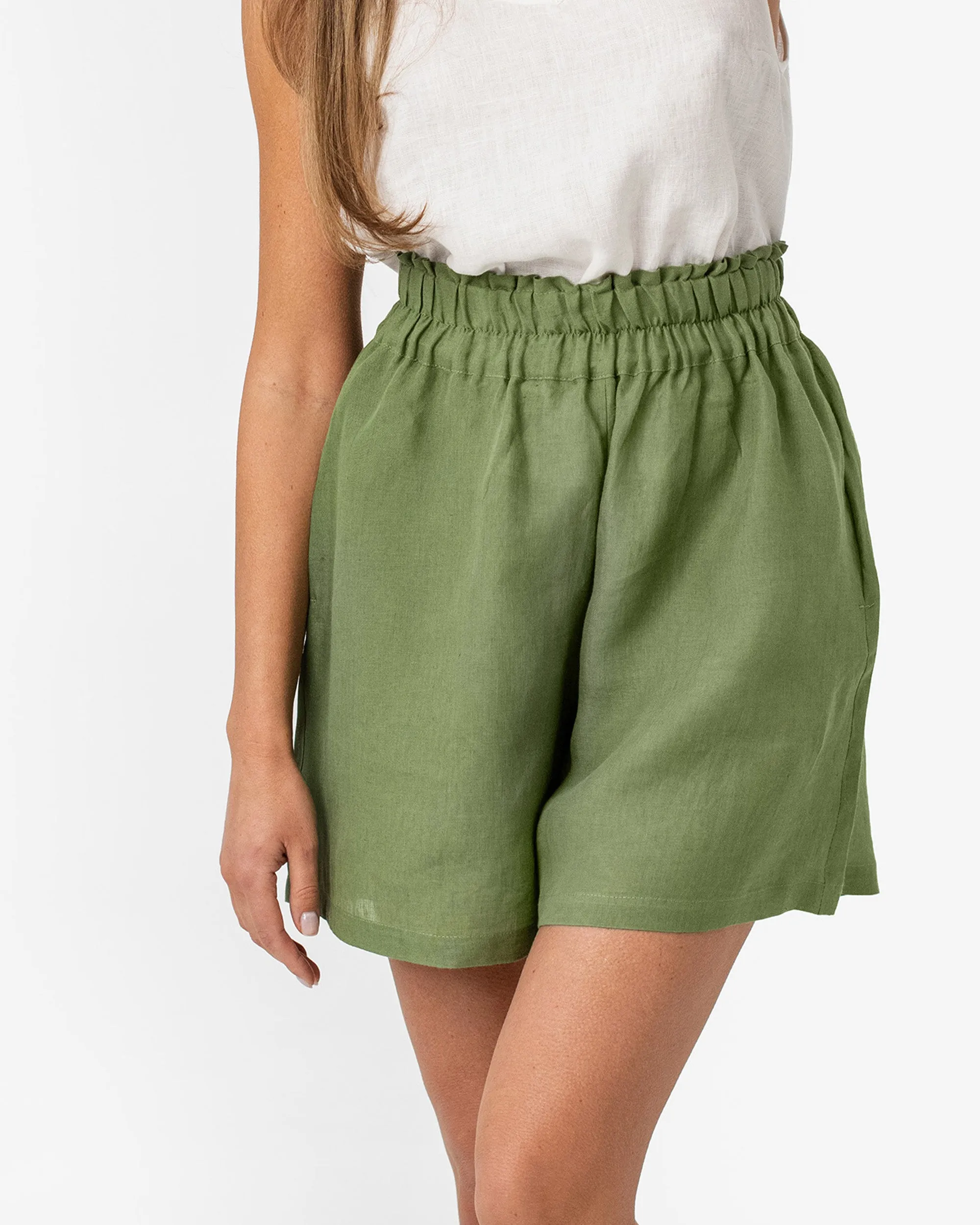 High waisted linen shorts CUENCA in Forest green