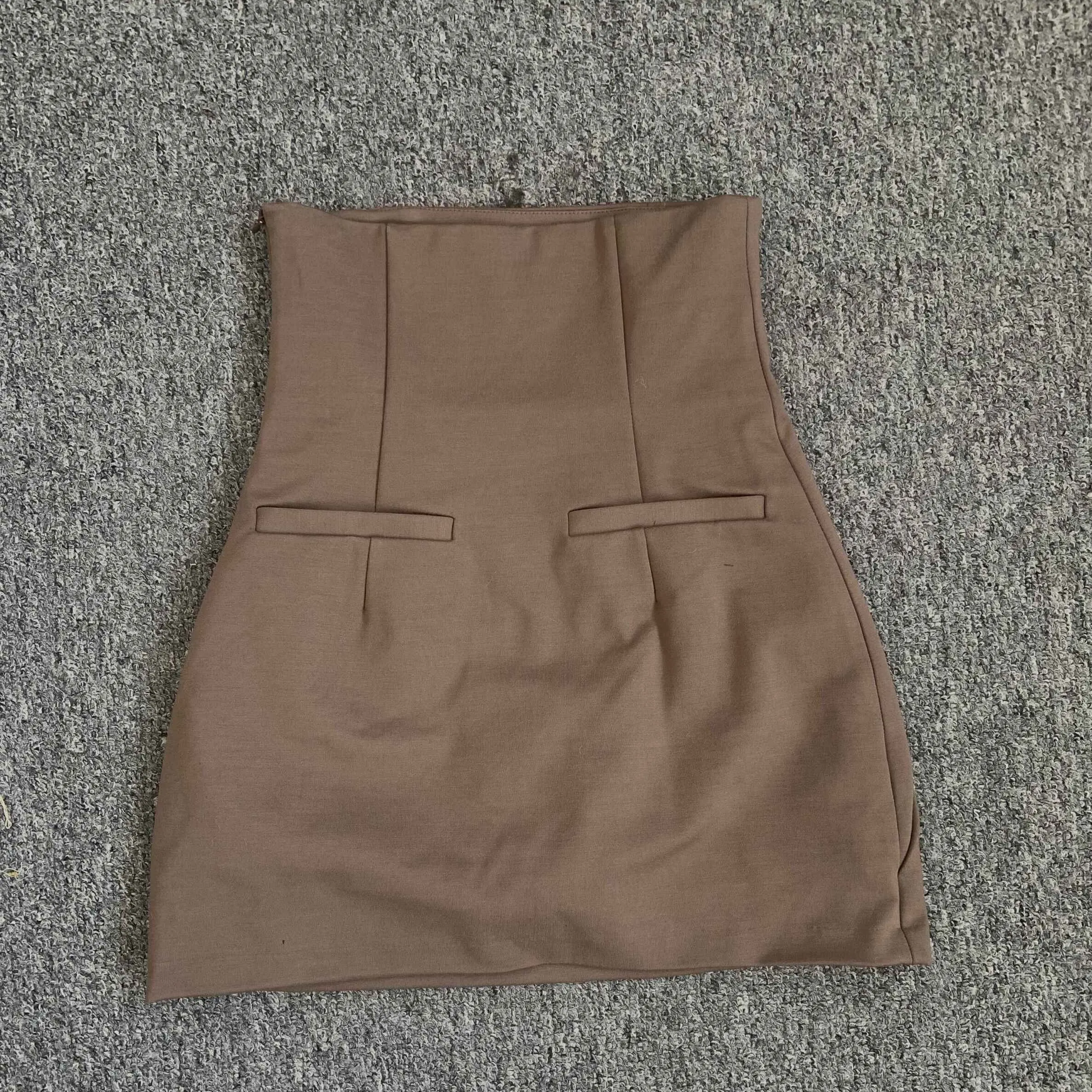 Joskaa Christmas Gift Kuzuwata Solid Empire Slim Folds Above Knee Sexy Mini Skirts Summer Womens Faldas 2024 New Fashion Temperament Japan Style Jupe