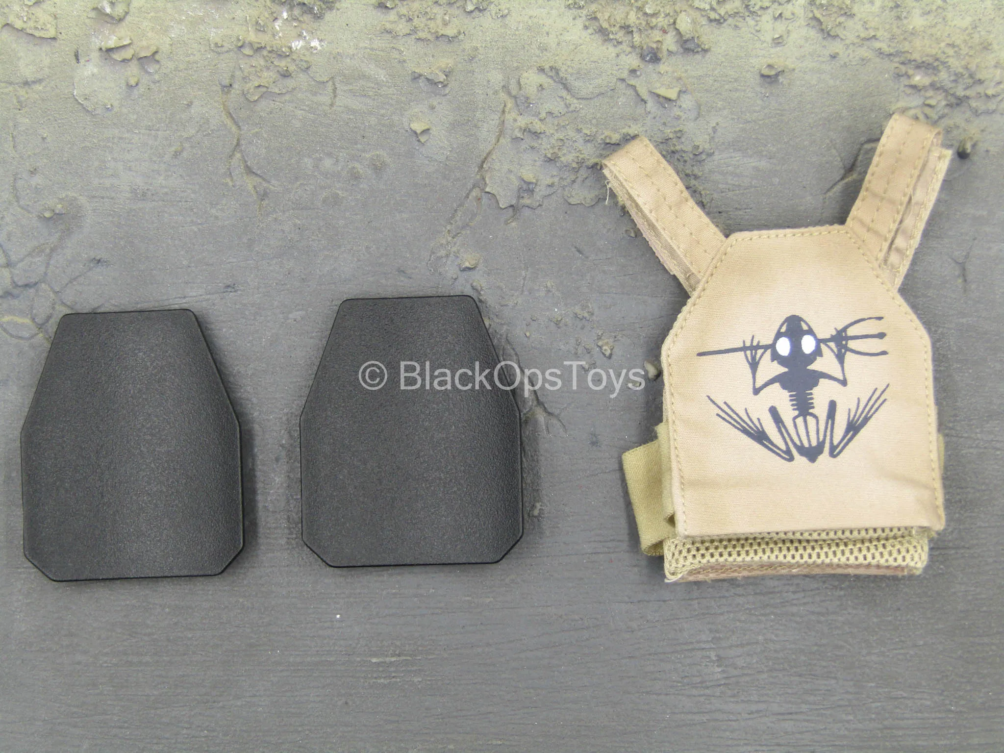 NSW Winter Warfare - Tan Plate Carrier w/Plates