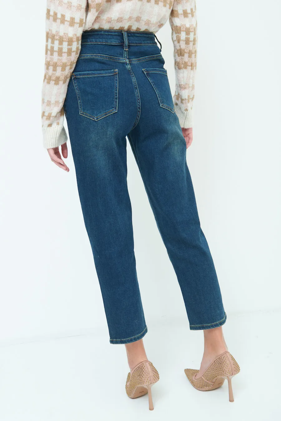 Sleek high-waist tapered jeans wholesale