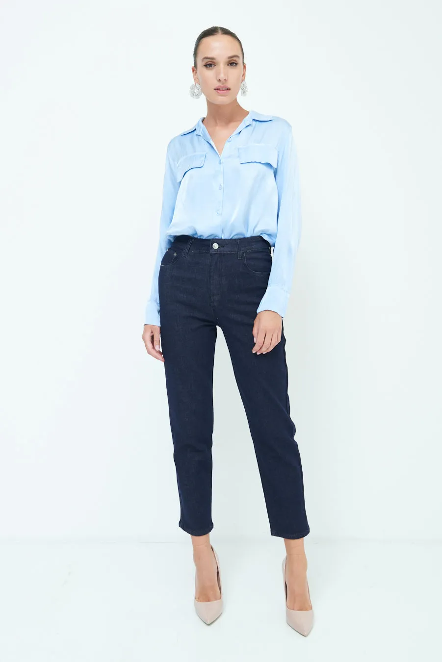 Sleek high-waist tapered jeans wholesale
